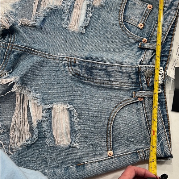 NWT Women's Ripped Jean Shorts - Size Small - Picture 5 of 5
